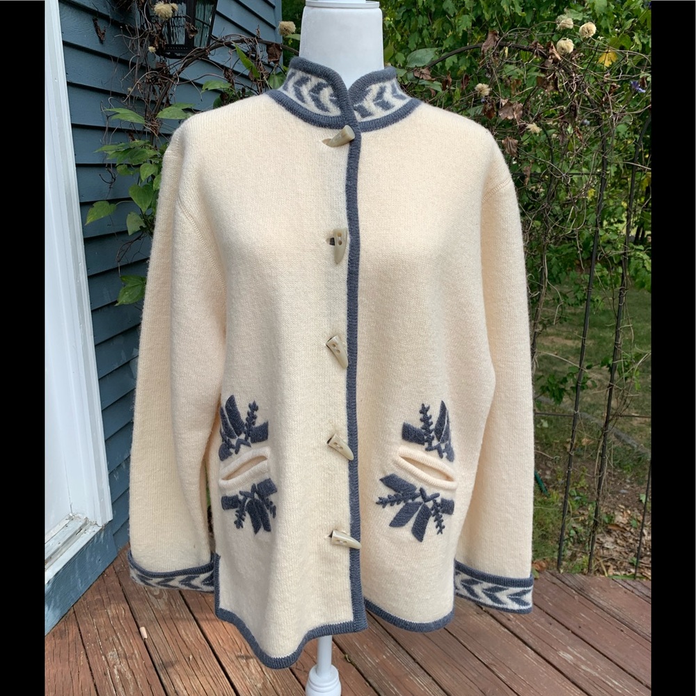 Vintage Nordic inspired Wondra Wool women’s coat